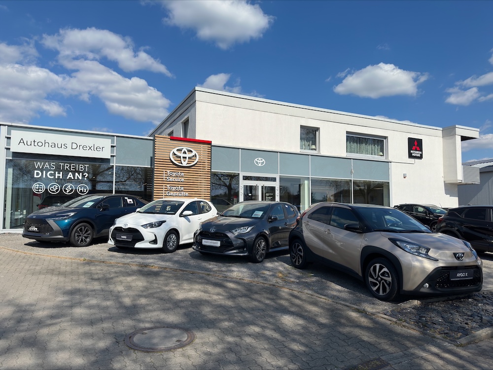 Header zum Jubiläum, Abbildung von Toyota Fahrzeugen